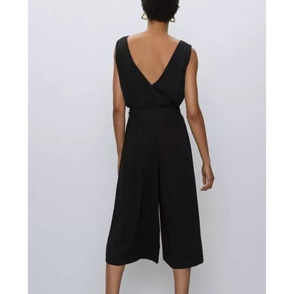 Aritzia Babaton Maximillian Jumpsuit in Black Size Small - Picture 2 of 7